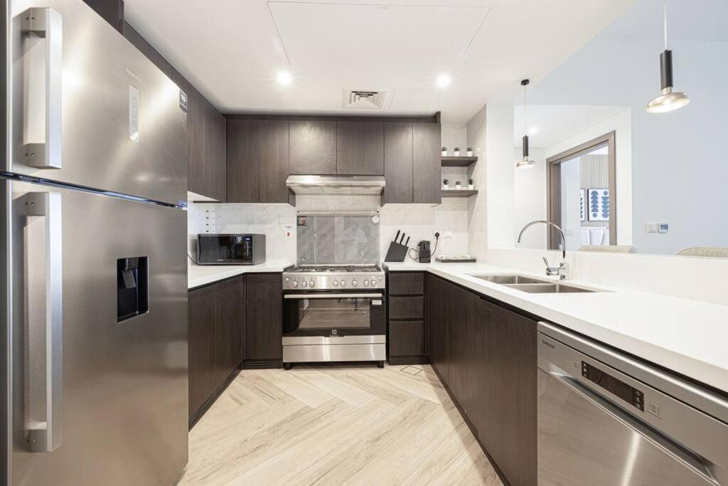 Chic 2 Bed Near Trade Centre With 5 Star Amenities Apartment Dubai Bagian luar foto