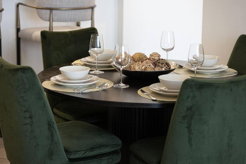 Chic 2 Bed Near Trade Centre With 5 Star Amenities Apartment Dubai Bagian luar foto