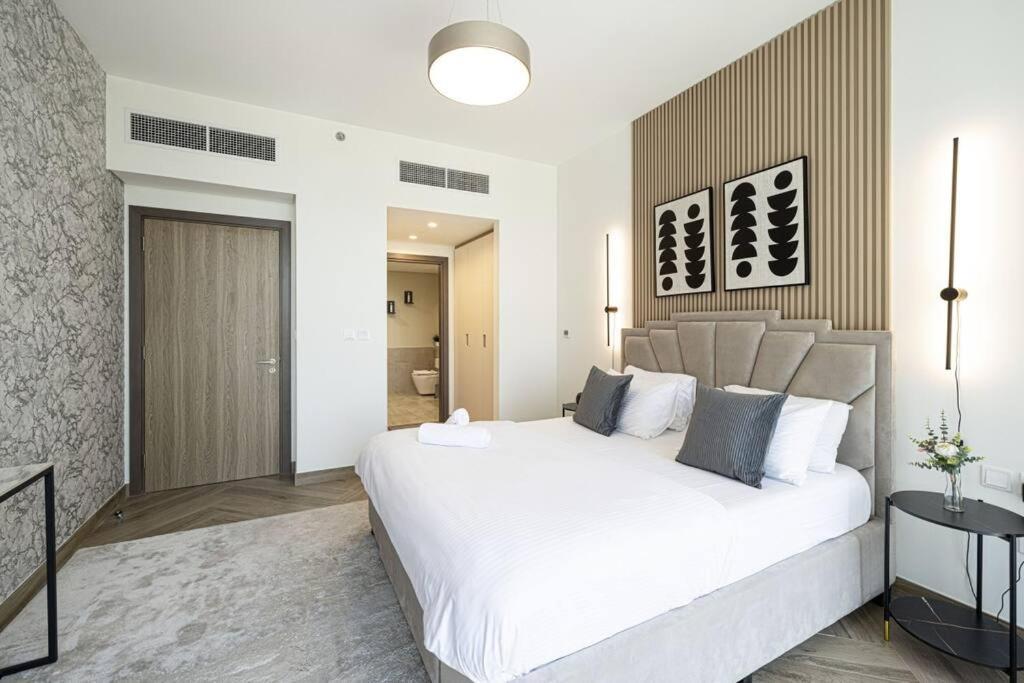 Chic 2 Bed Near Trade Centre With 5 Star Amenities Apartment Dubai Bagian luar foto