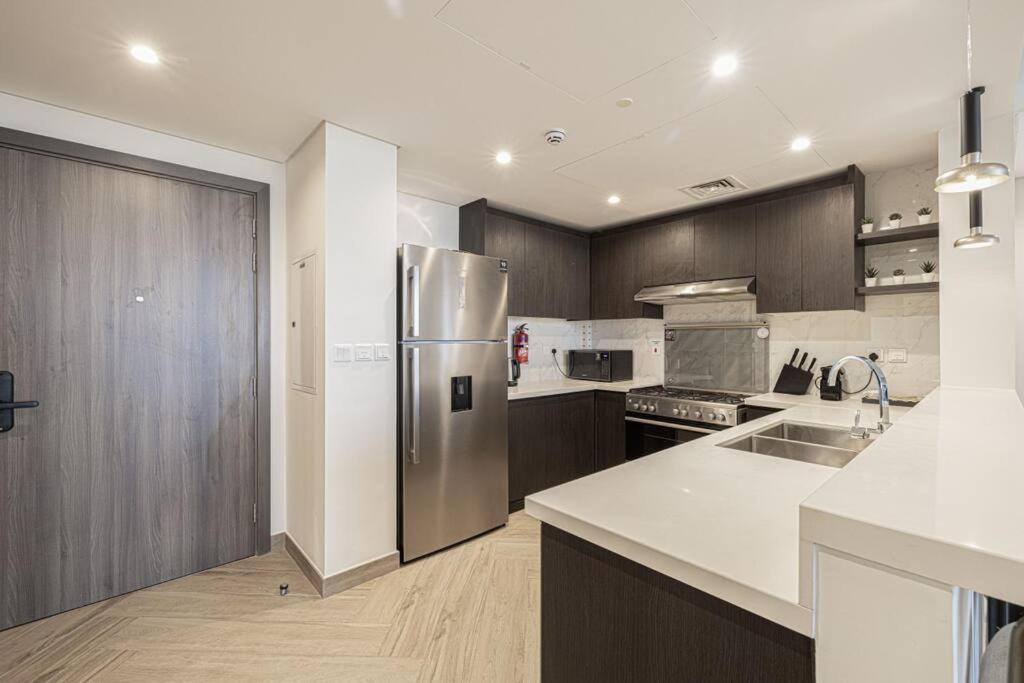 Chic 2 Bed Near Trade Centre With 5 Star Amenities Apartment Dubai Bagian luar foto