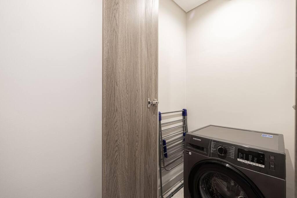 Chic 2 Bed Near Trade Centre With 5 Star Amenities Apartment Dubai Bagian luar foto