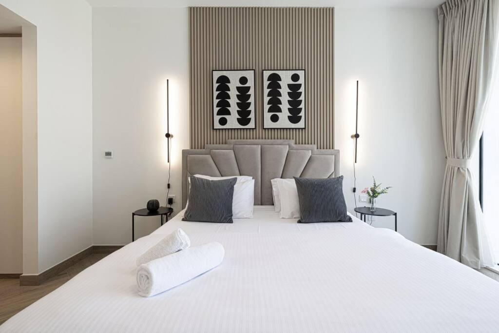 Chic 2 Bed Near Trade Centre With 5 Star Amenities Apartment Dubai Bagian luar foto