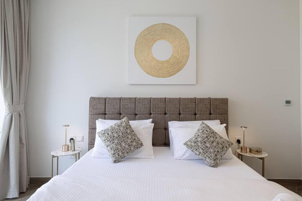 Chic 2 Bed Near Trade Centre With 5 Star Amenities Apartment Dubai Bagian luar foto